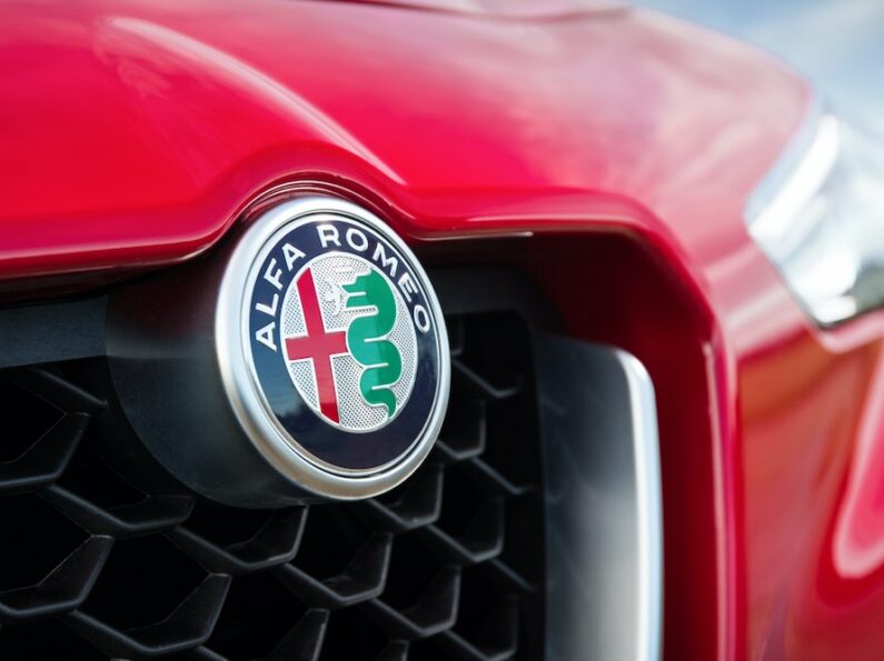 Alfa Romeo Stelvio Quadrifoglio not your country star, the Italian racing SUV with 505 HP on a 2.9L V6 super engine