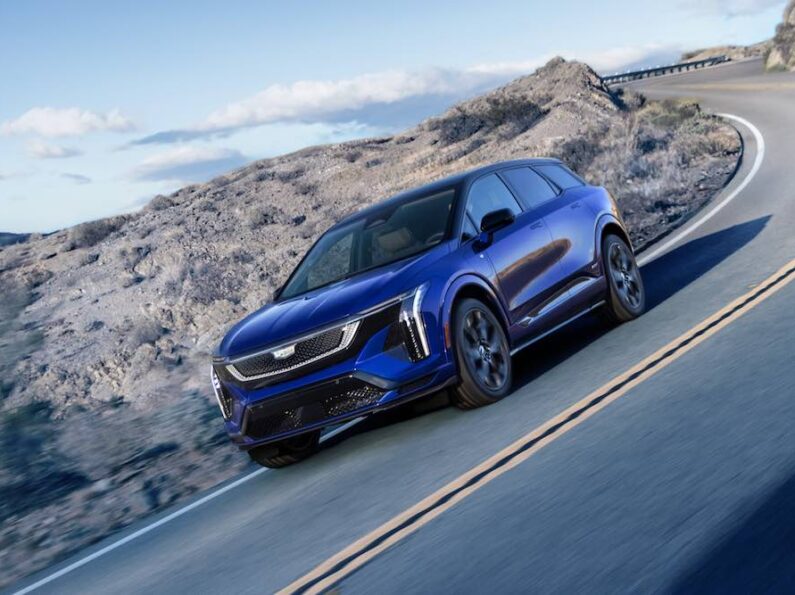 Cadillac OPTIQ-V 2026: deportividad eléctrica con carácter propio